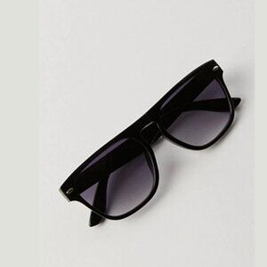 NWT Free People Percy Classic Rectangle Sunglasses in Black